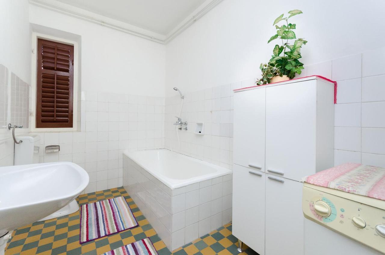 Apartments Vesna Kampor 外观 照片